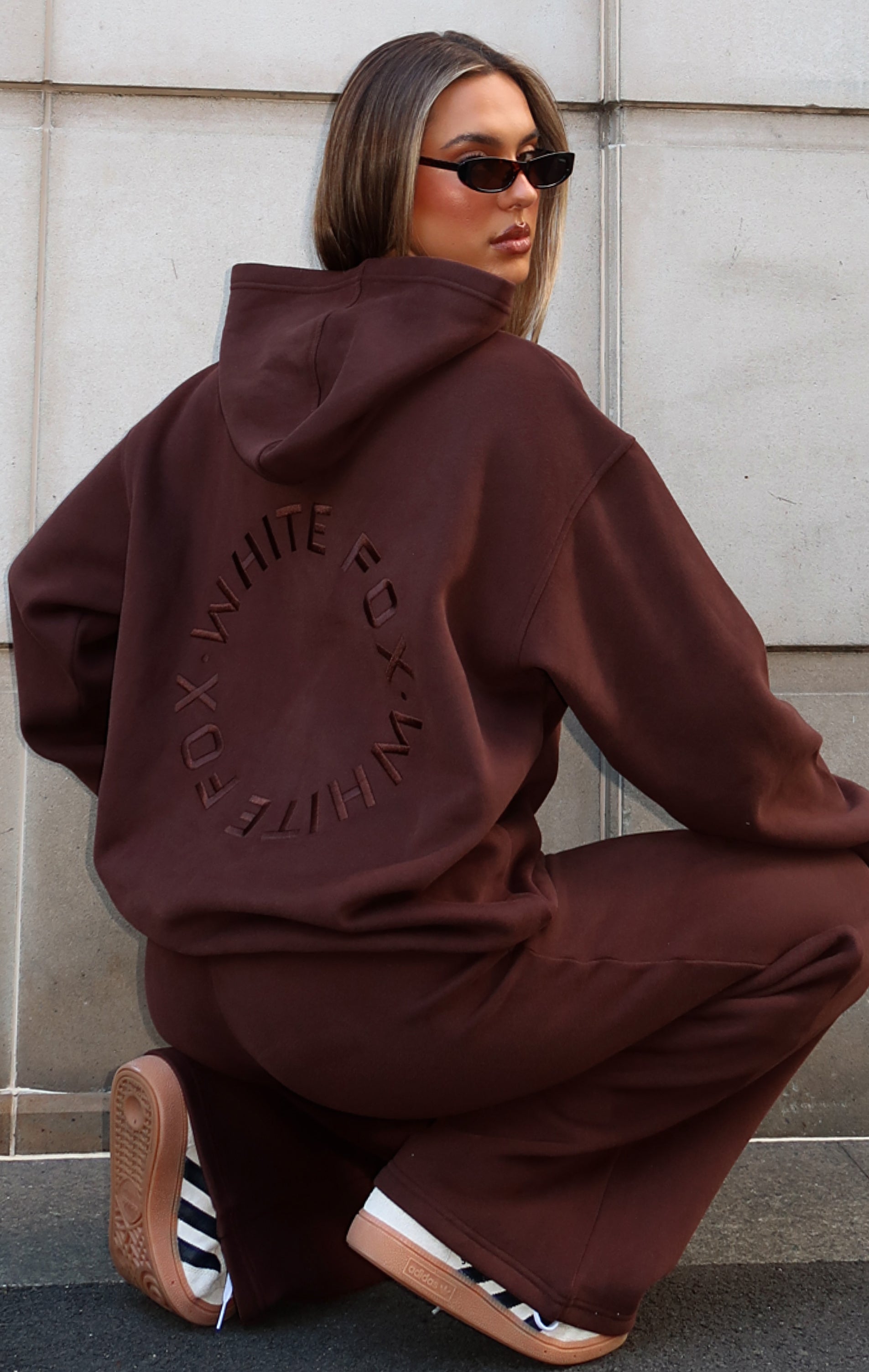スウェット Stay Lifted Oversized Hoodie Bitter Chocolate | White Fox Boutique US