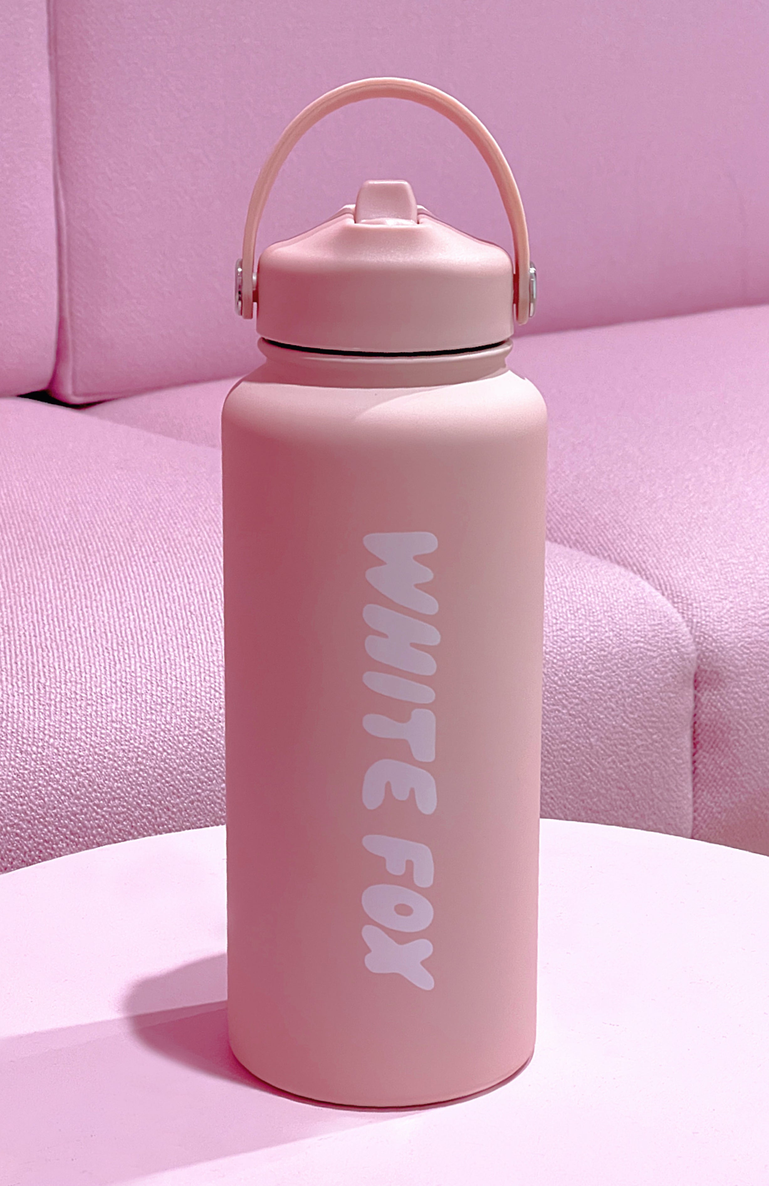 http://whitefoxboutique.com/cdn/shop/files/STAYING_HYDRATED_DRINK_BOTTLE_19.10..23_1_6.jpg?v=1697520282
