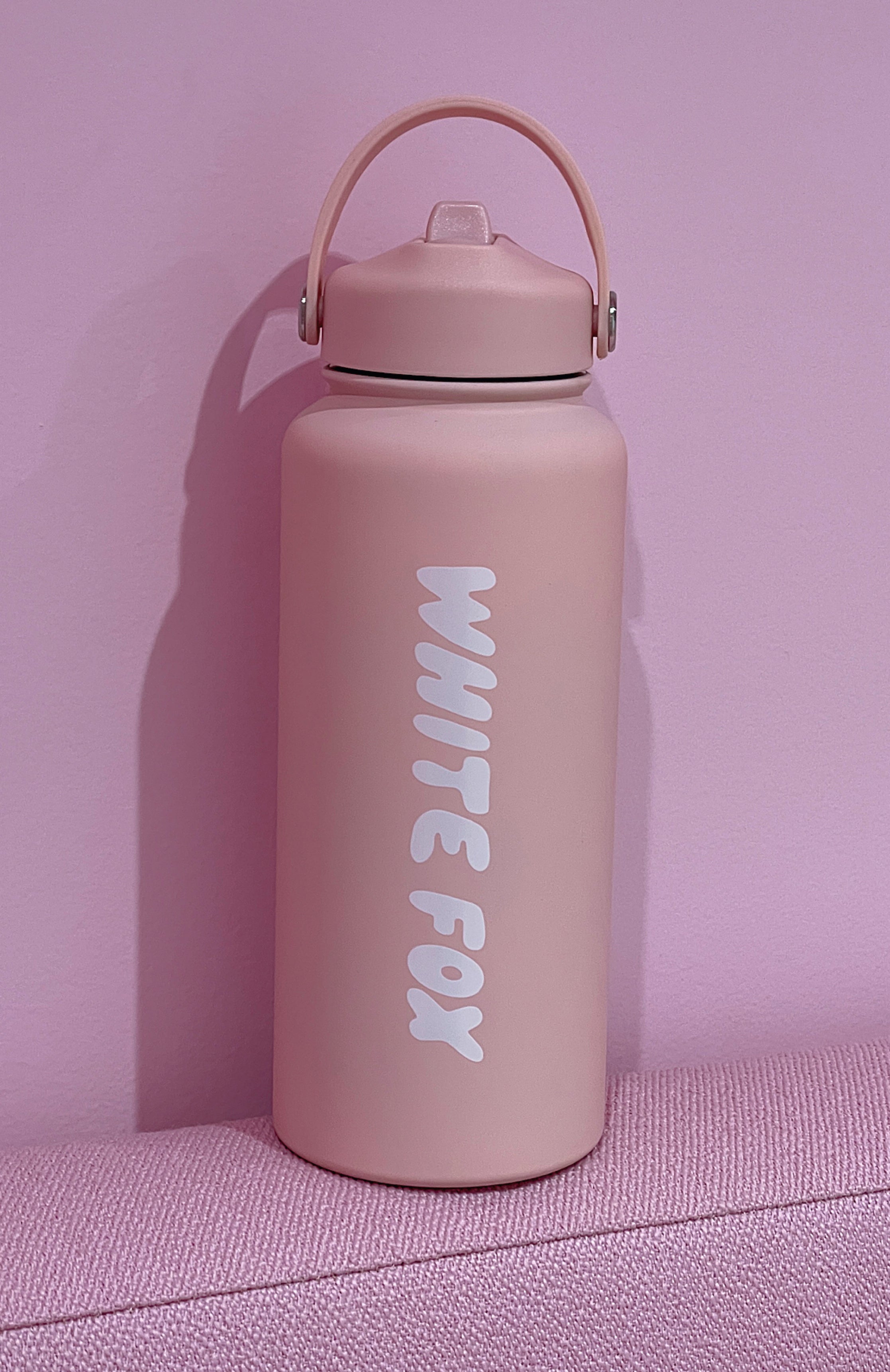 http://whitefoxboutique.com/cdn/shop/files/STAYING_HYDRATED_DRINK_BOTTLE_19.10..23_1_8.jpg?v=1697520282