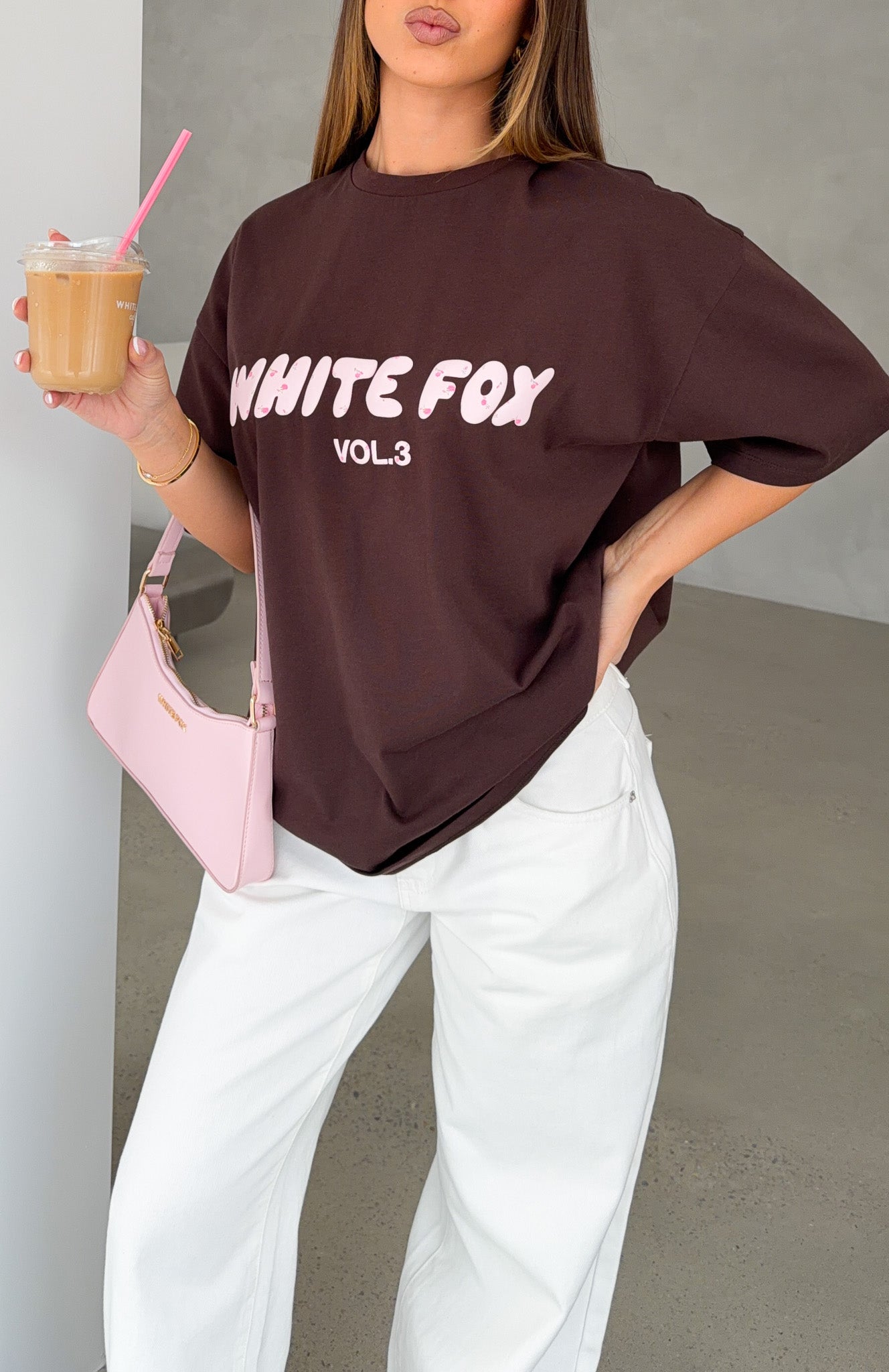 ちょこ Offstage Printed Oversized Tee Chocolate | White Fox Boutique US