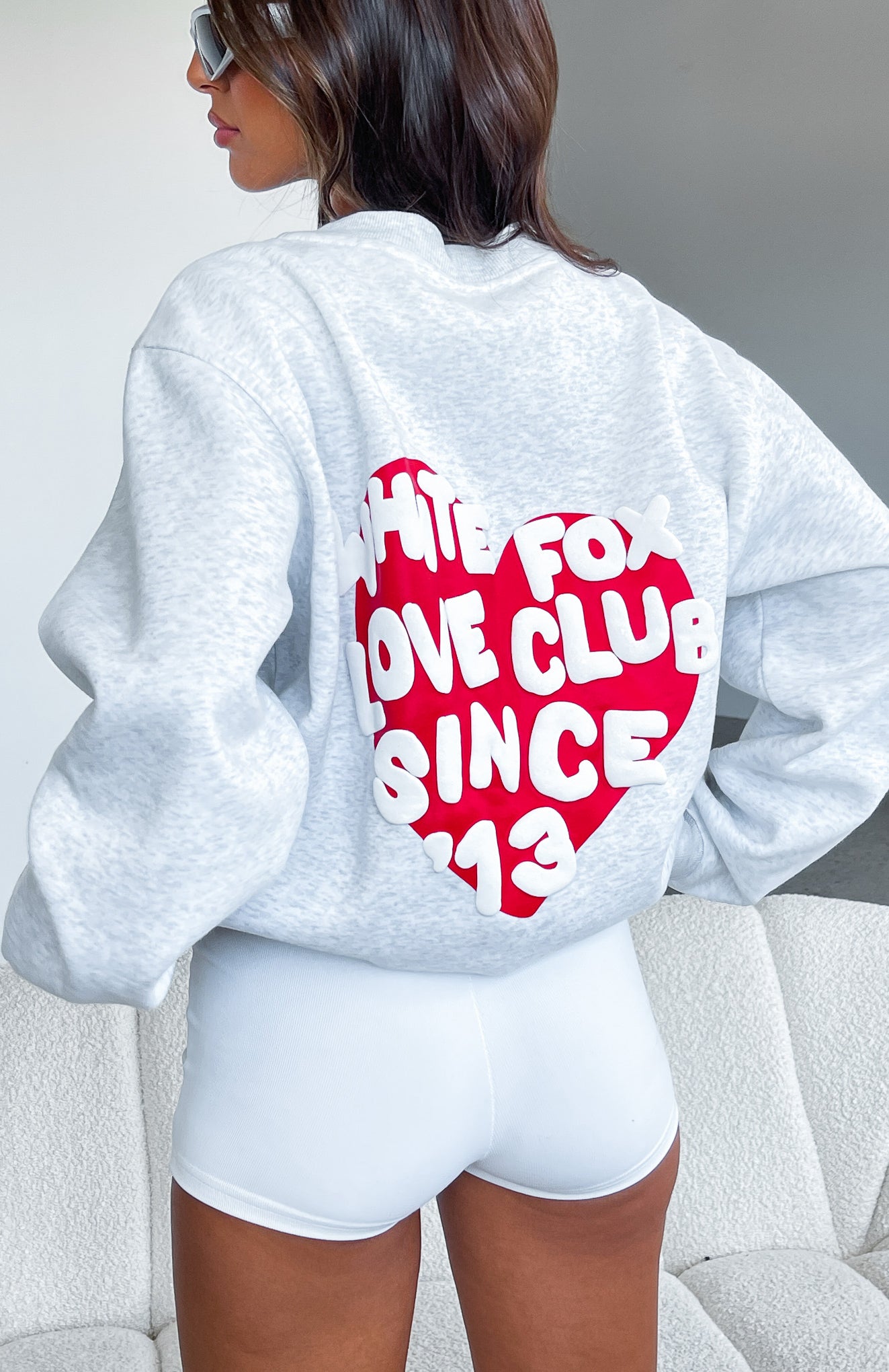 http://whitefoxboutique.com/cdn/shop/products/LOVE_CLUB_SWEAT_23.02.23_003.jpg?v=1677111313