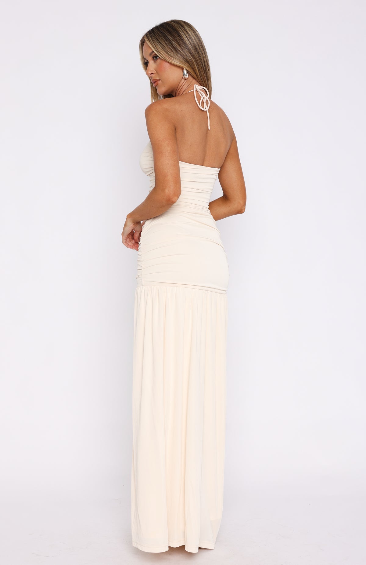 sweet skies maxi dress cream kristineachayo is giving IT gal in the 'Sweet Skies' Maxi Dress in Cream Tap to shop (prices in $AU)