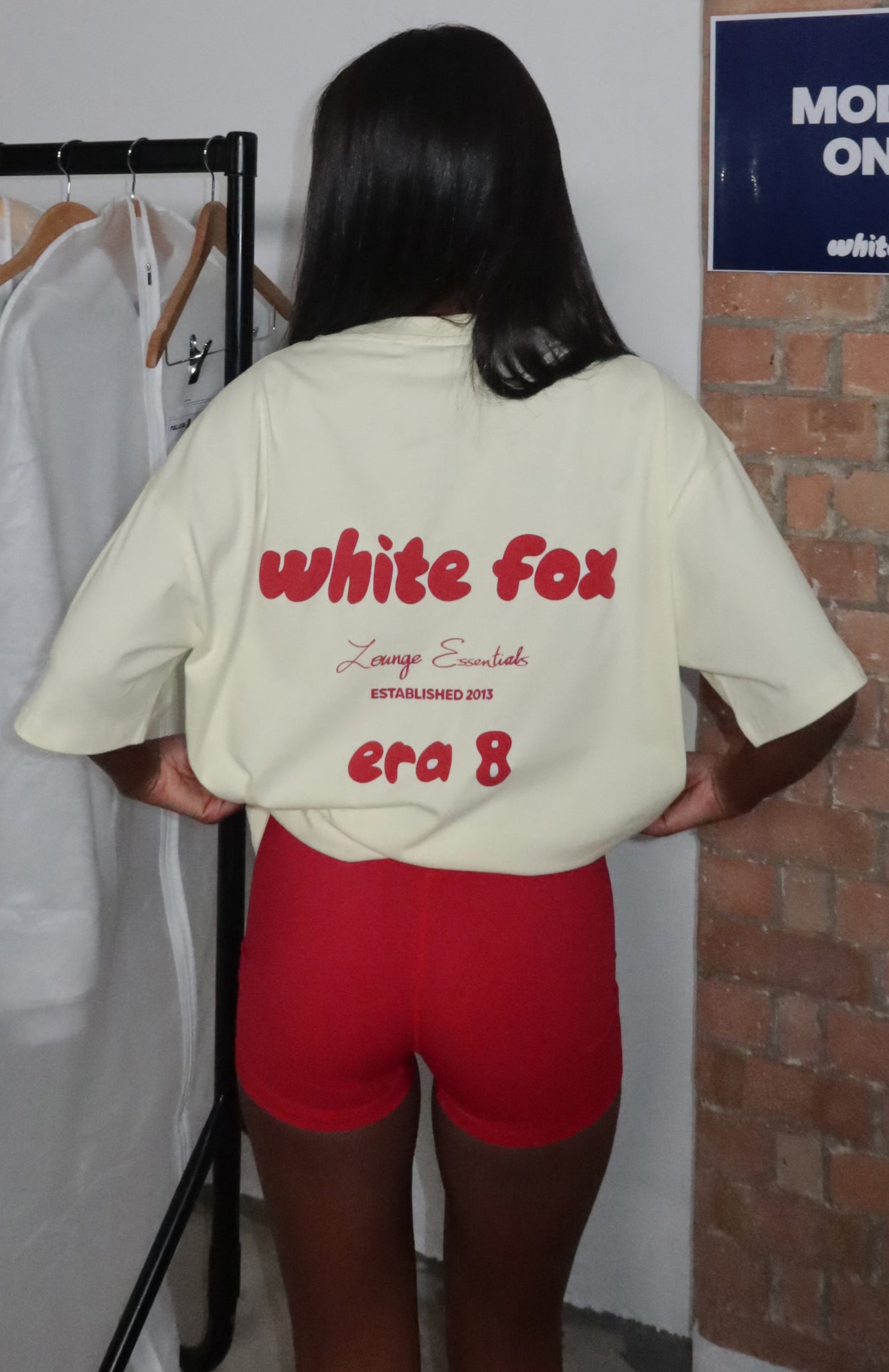 Era 8 Oversized Tee Cherry Cream White Fox