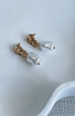 Maya Earrings Pearl
