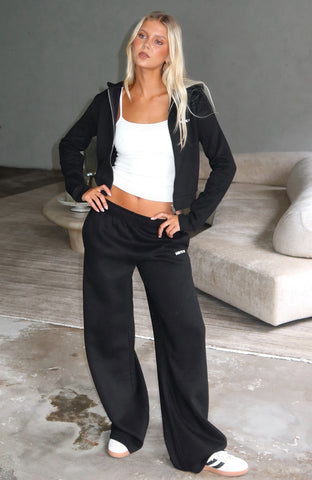 LOUNGE SETS