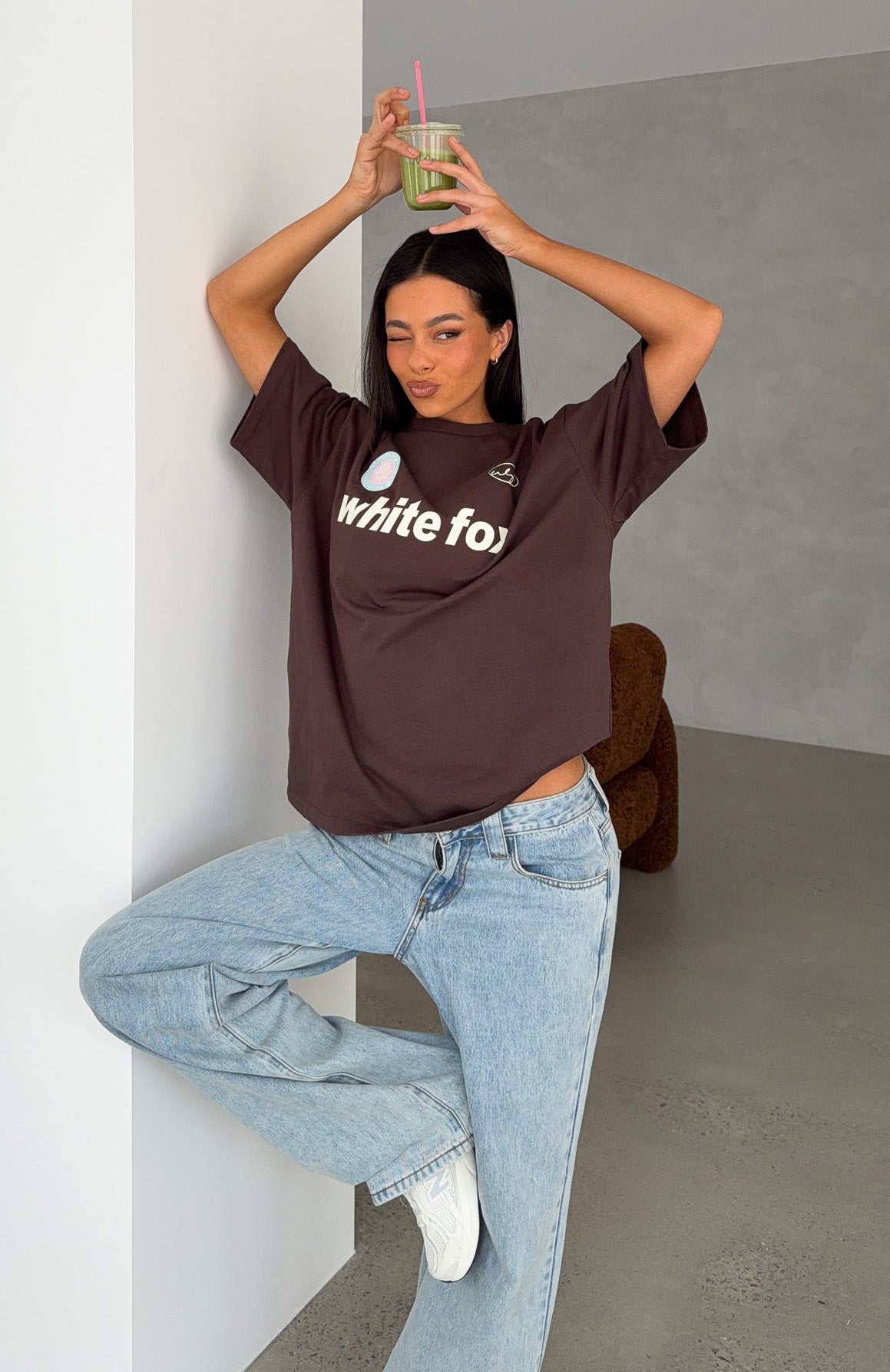 Candy FoxxのオリジナルTシャツ No Matter What Happens Oversized Tee Chocolate | White Fox Boutique US