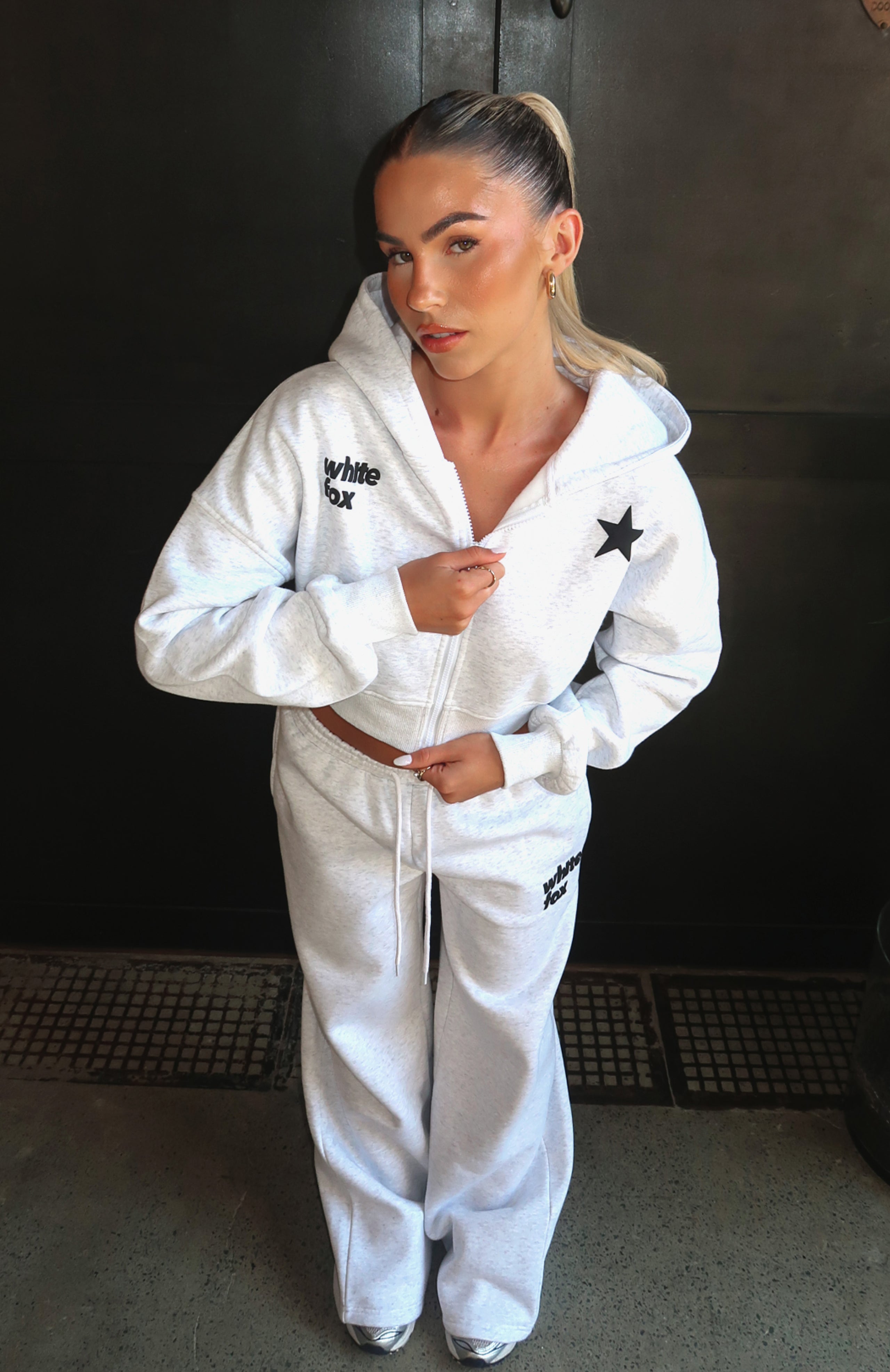 archivio⭐️ホワイトフード付トレーナー　サイズ36 On My Own Terms Boxy Zip Front Hoodie Grey Marle | White Fox